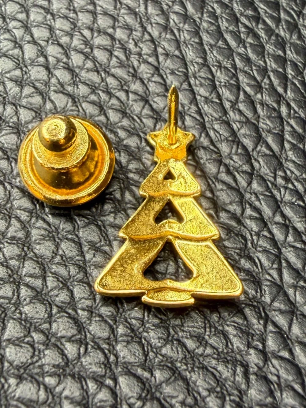 Vintage Gold Tone Christmas Tree Pin Brooch w/Red Crystal .5
